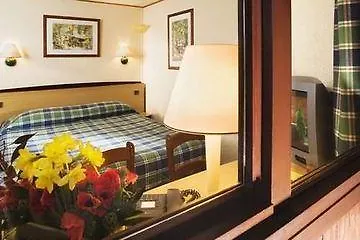 Campanile Sud Bezannes Hotel 3*