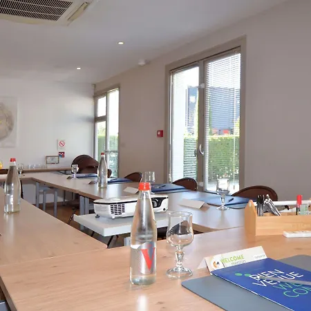 Campanile Sud - Bezannes 3* Reims