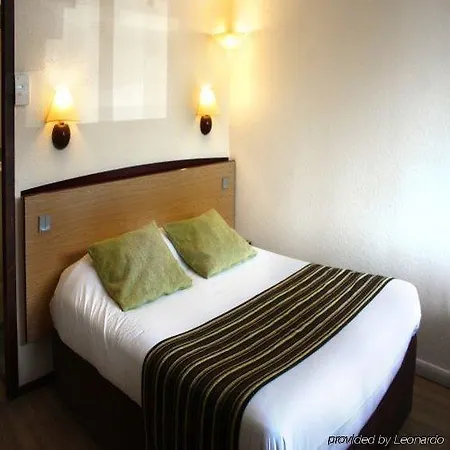 Campanile Sud Bezannes Hotel 3*