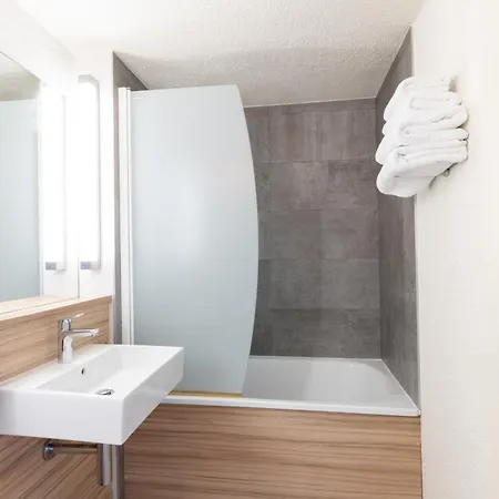 Hotel Campanile Sud Bezannes 3*