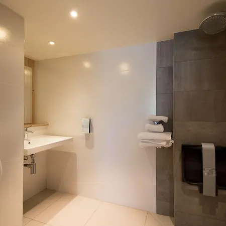 Hotel Campanile Sud Bezannes 3*