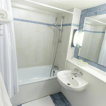 Campanile Sud Bezannes Hotel 3*