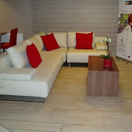 Campanile Sud Bezannes Otel