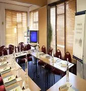 Campanile Sud Bezannes Hotel 3*