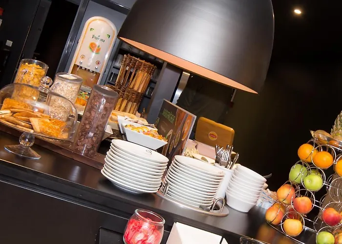 Campanile Sud Bezannes Hotel 3*