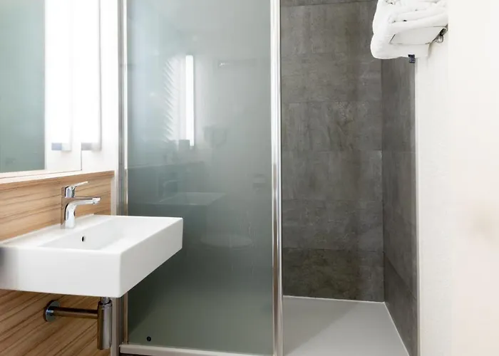 Campanile Sud Bezannes Hotel 3*