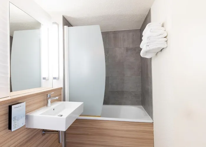 Hotel Campanile Sud Bezannes 3*