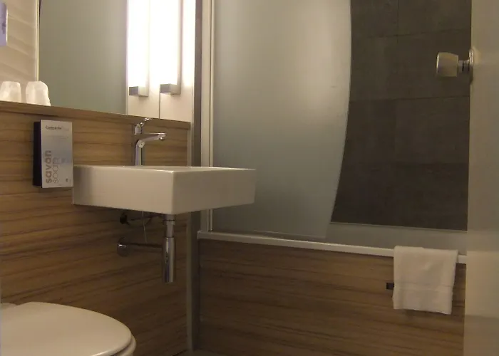 Campanile Sud Bezannes Ρενς